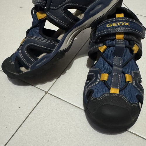 Geox J Borealis Boy sandals used, size 32, navy with yellow details