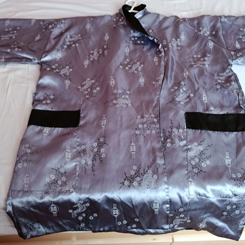 Collectible satin double-sided kimono like new