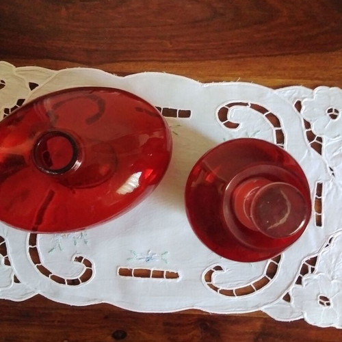 Red bottle and vase set like new, semi-crystal