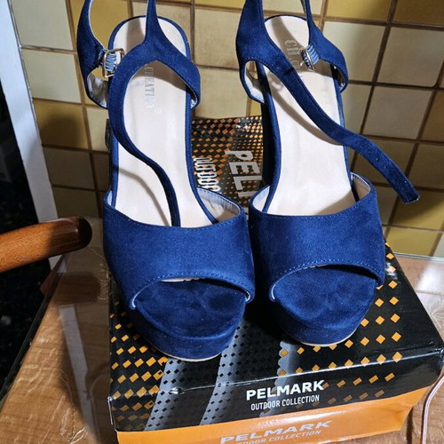 Suede high-heeled sandals new, size 39, turquoise