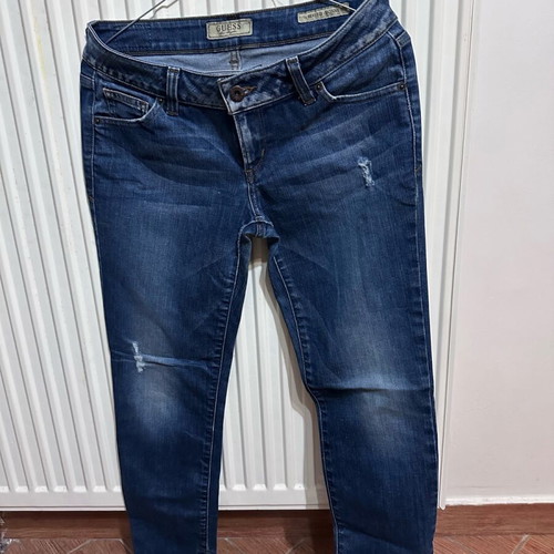 Guess women's skinny jeans like new, size 27, blue