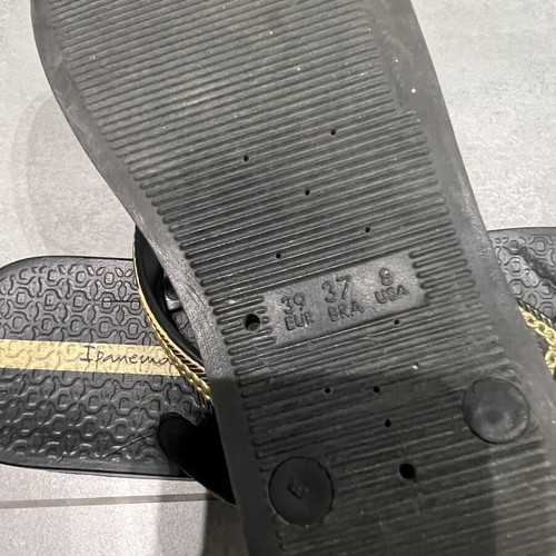 Ipanema platform flip flops used, size 39, black