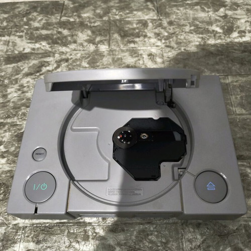 Sony PlayStation PS1 τσιπαρισμένο σαν καινούργιο με χειριστήριο και καλώδια