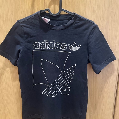 Adidas black t-shirt for boys 10-11 used