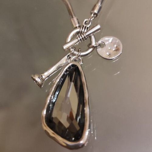 Long necklace with black stone silver new