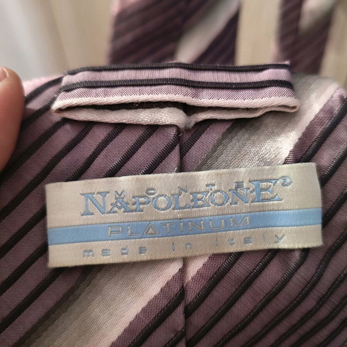 Men's tie like new, worn few times