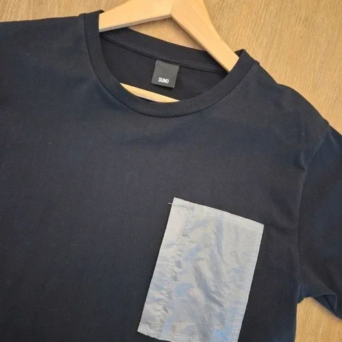 DUNO Men's T-Shirt Size M Black with Zipped Chest Pocket