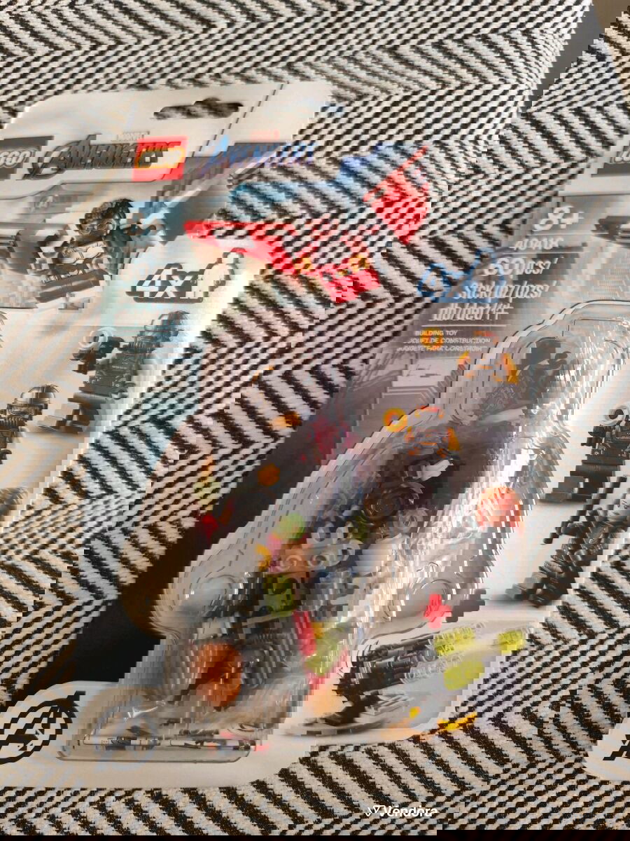 40418 LEGO Avengers Falcon Black Widow… € 20,00