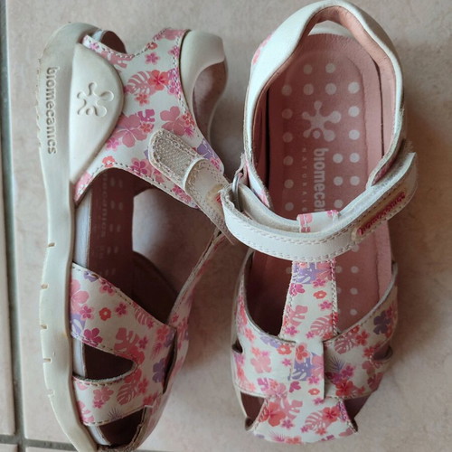Biomecanics children's sandals used, size 29, multicolor