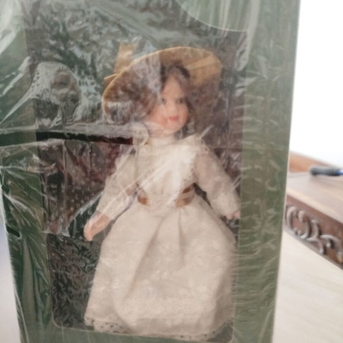 Porcelain dolls retro vintage new in boxes set