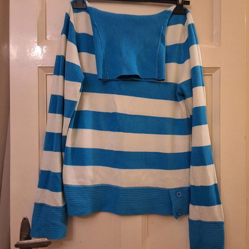Striped turtleneck used, comfortable fit, size M, white and blue