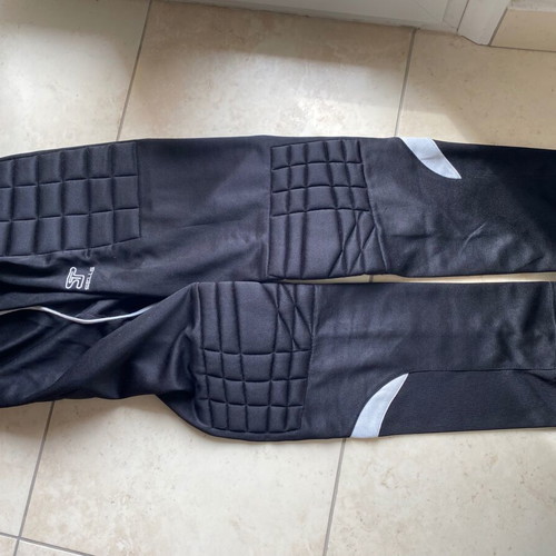 Sells football pants and leggings used, size Large