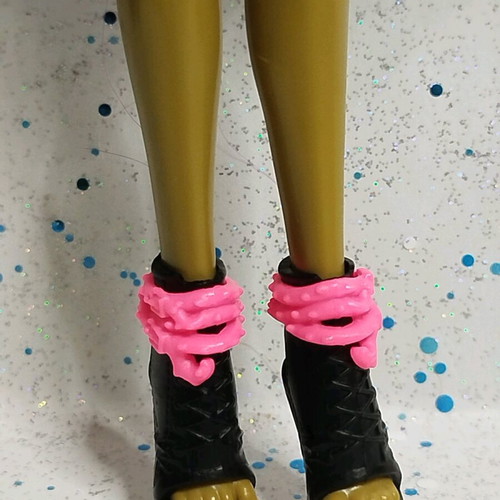 Monster High Clawdeen Freaky Fusion doll used, incomplete with flaws