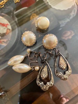 Vintage earrings used, 3 pairs with large pearls
