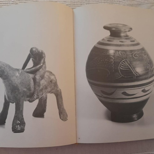 Book L'art de Bernard Leach hardcover like new, in French