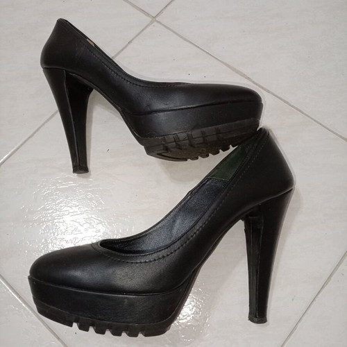 Leather pumps used, black, size 37