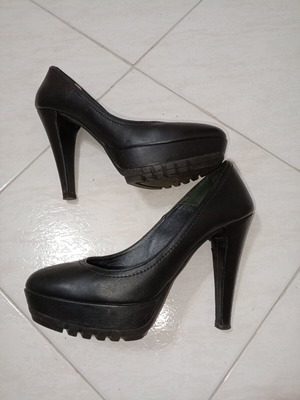 Leather pumps used, black, size 37