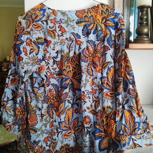 Rich & Royal blouse blue with orange pattern, like new, size 40
