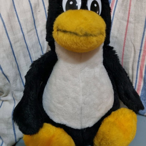 Plush dolls like new