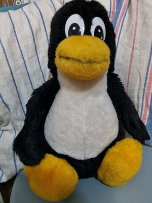 Plush dolls like new