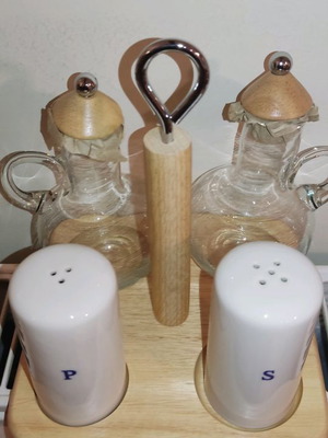 Wooden holder for salt and pepper, vinegar and oil new