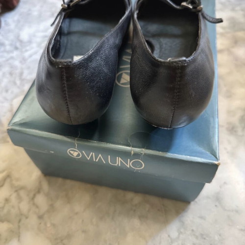 Via Uno Black Low Heel Pointed Mary Janes like new