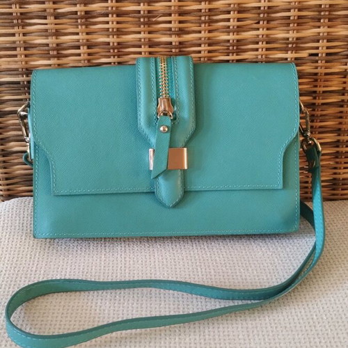 Beautiful Tiffany-colored bag