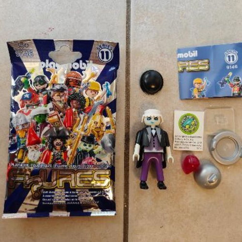 Playmobil 9146 Series 11 Ghost Butler new