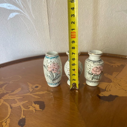 Porcelain vases like new, set of 3 vintage with floral design