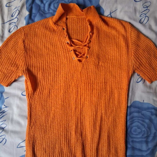 Knitted blouse size M like new, orange