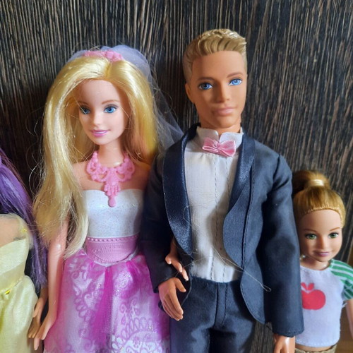Barbie & Ken doll set, wedding and sisters