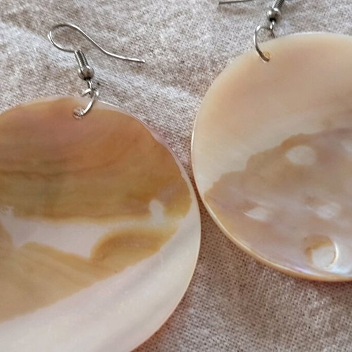Colorful hanging earrings made of mother-of-pearl like new