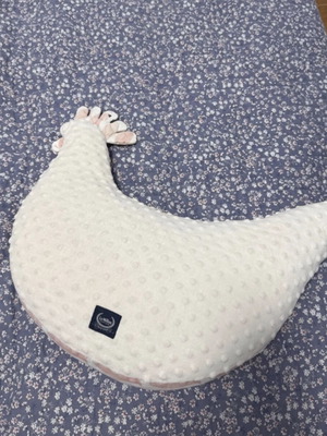 La Millou chicken nursing pillow
