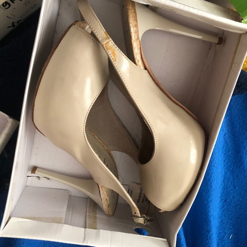 Peep toe shoes Graziana used, beige, size 38