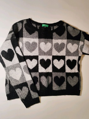 Benetton pullover used, size 134, black and white