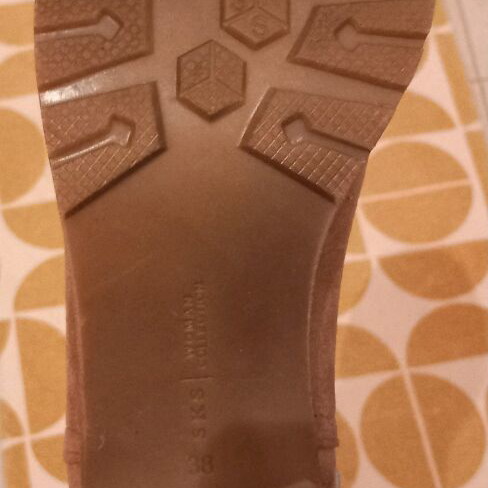 Boots size 38 brown with leather lining like new