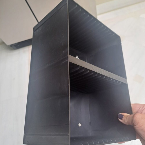 CD case like new, dimensions 27×20.5 cm