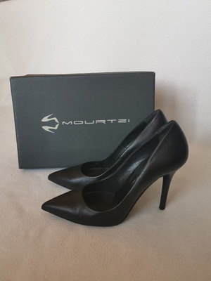 Mourtzi shoes used, black pointed pumps size 38.5, leather