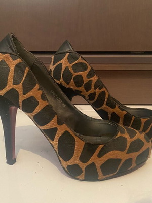 Leopard round-toe pumps used, size 39, Symbol brand