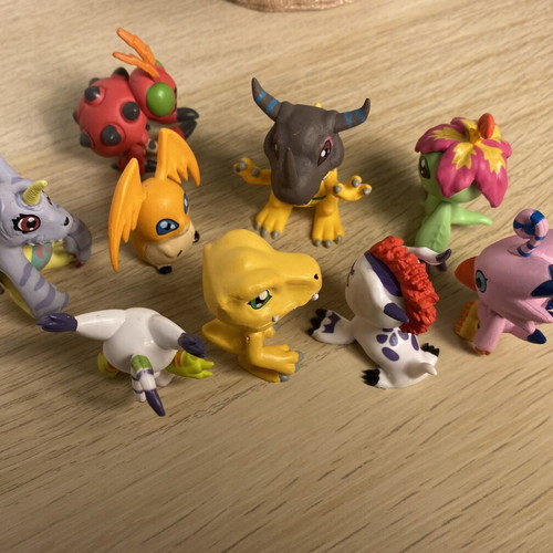 Digimon figures like new, set of 9