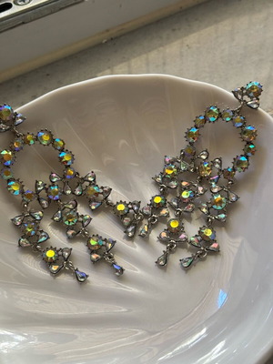 Dangling earrings new