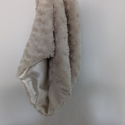 Infinity scarf used, white with fur detail