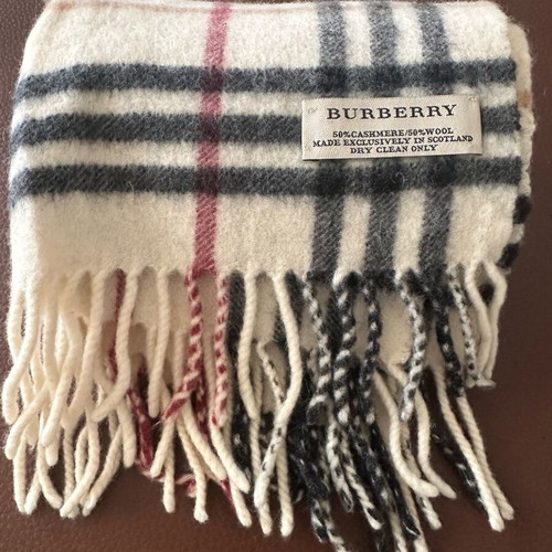 Authentic Burberry scarf like new, 50% cashmere and 50% wool