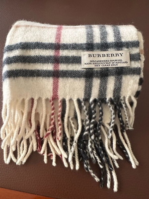 Authentic Burberry scarf like new, 50% cashmere and 50% wool