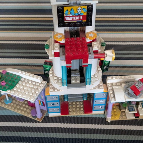 LEGO DC Super Hero Girls 41232 Super Hero High School set