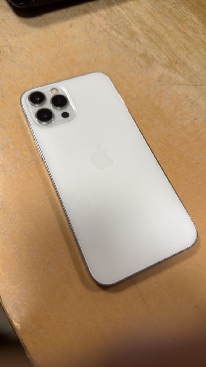 iPhone 12 Pro Max 128GB used, white,… - € 250,00 - Vendora.cy