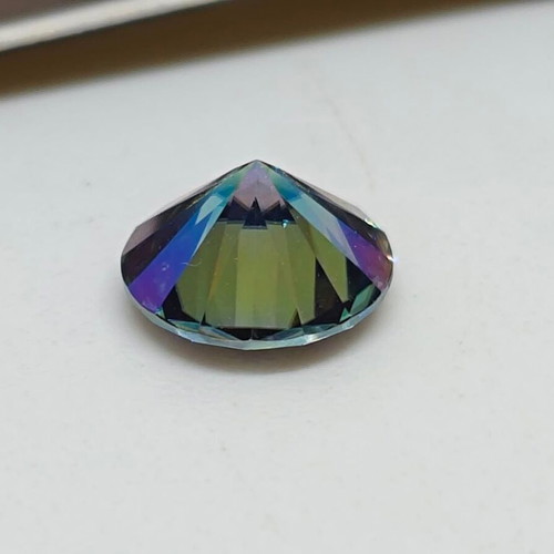 Moissanite precious stone 1ct like new, blue color, perfect cut