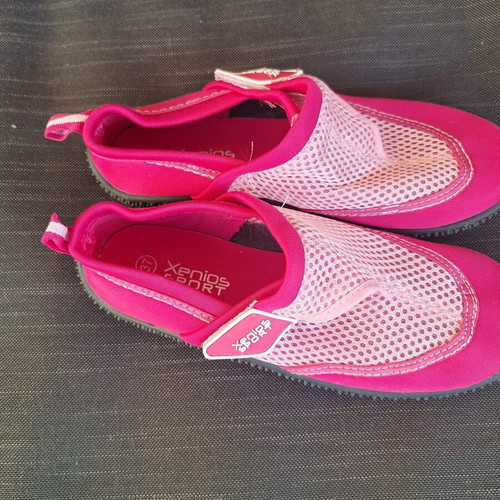 Xenios Sport fuchsia fabric beach shoes size 37 like new