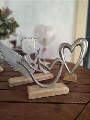 Decorative items set of 3 like new