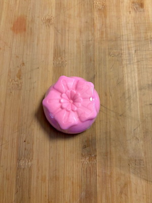 Silk Blossom shea soap with natural loofah new